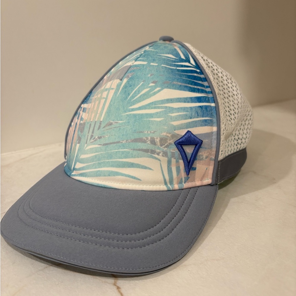 Ivivva girl’s adjustable trucker hat size medium/large - Picture 3 of 7